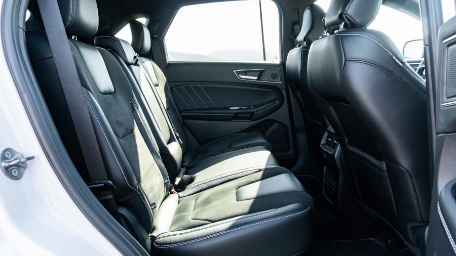 Интерьер Ford Edge ST 2018 года  (NA) (фото 28 из 40)